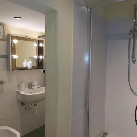 Гостевой дом Mae Suites